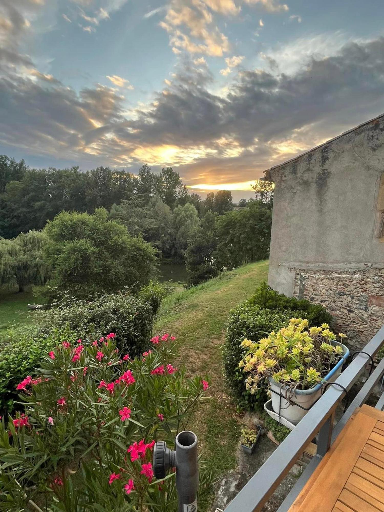 Beautiful Village House Next To Garonne River! Couladere Exterior foto